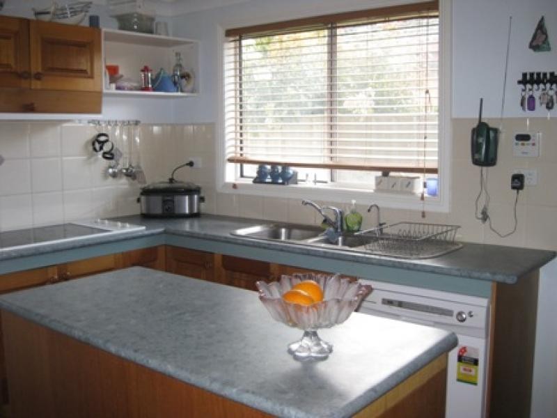 5 Grace Avenue, Lake Albert NSW 2650