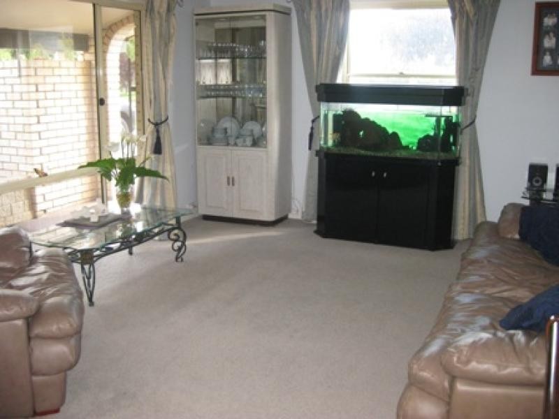 5 Grace Avenue, Lake Albert NSW 2650