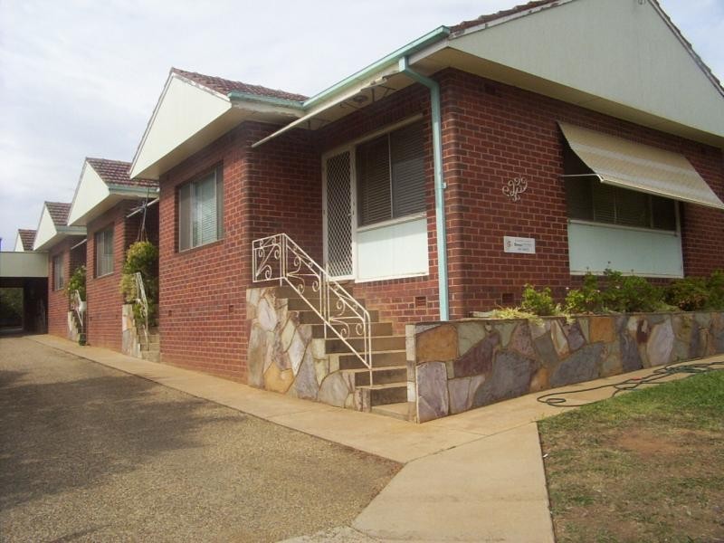 1/23 Tucker Street, Turvey Park NSW 2650