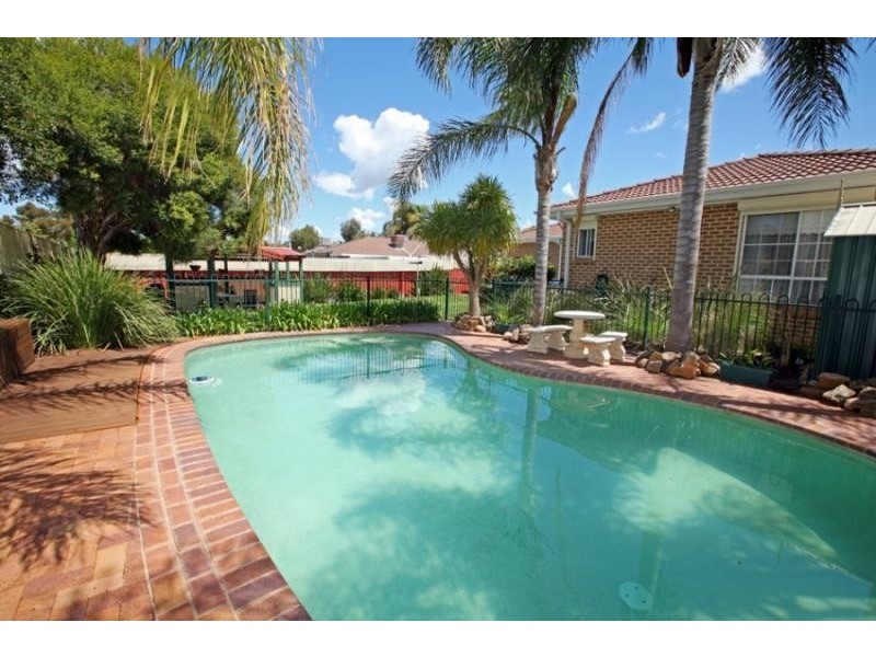 1 Egret Place, Wagga Wagga NSW 2650