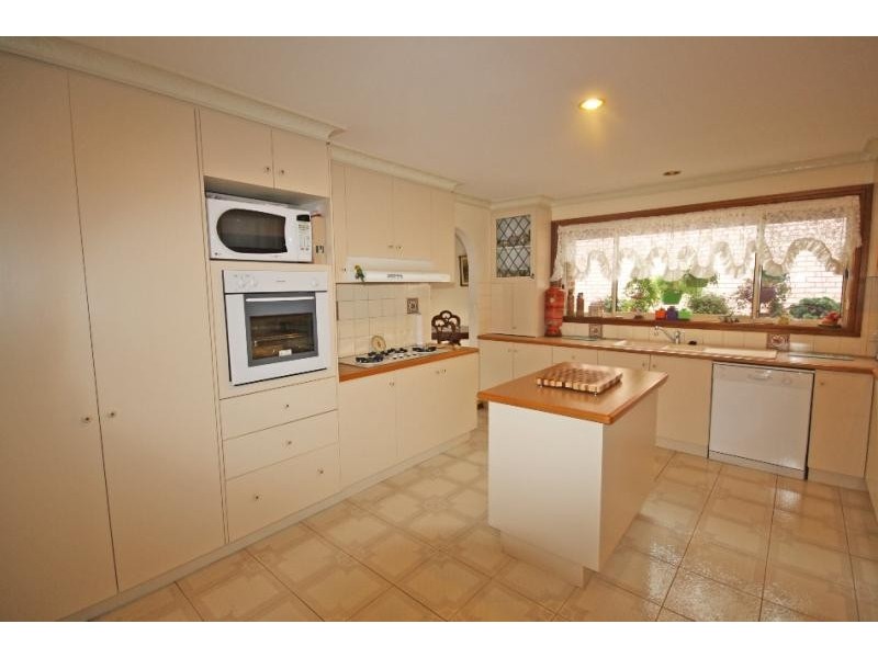 34 Allambie Way, Wagga Wagga NSW 2650