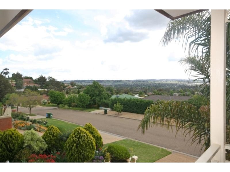 34 Allambie Way, Wagga Wagga NSW 2650