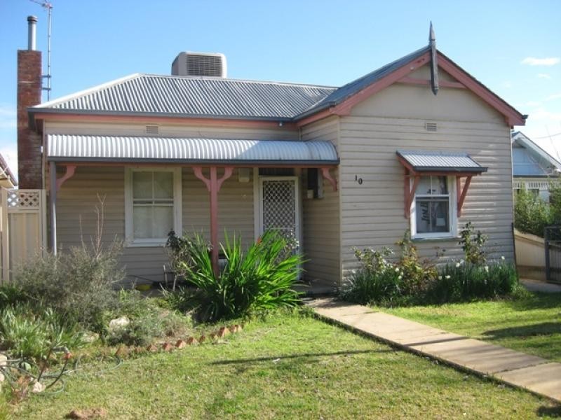 10 Shaw Street, Wagga Wagga NSW 2650