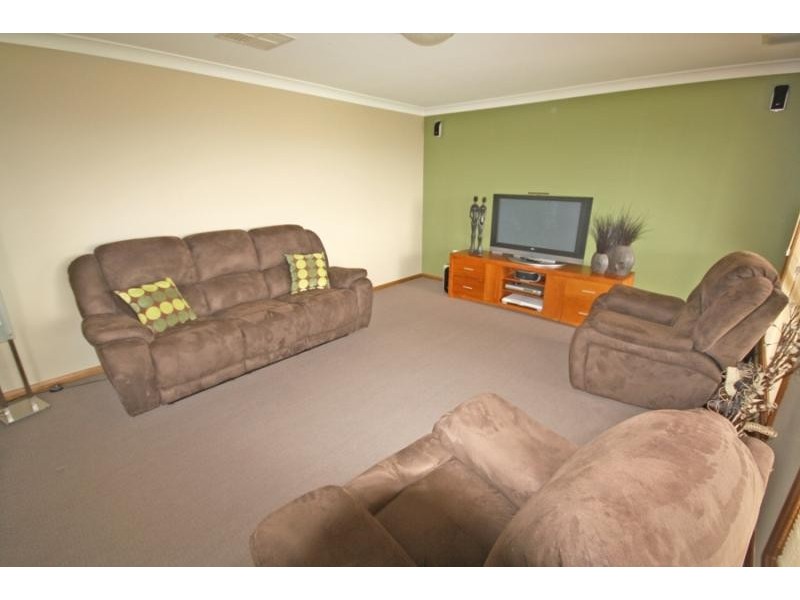 6 Garru Place, Wagga Wagga NSW 2650
