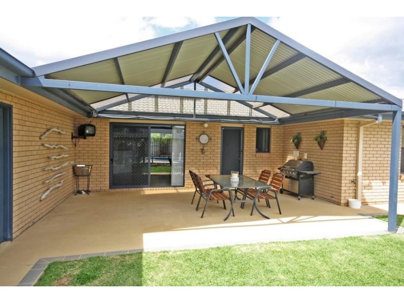 6 Garru Place, Wagga Wagga NSW 2650