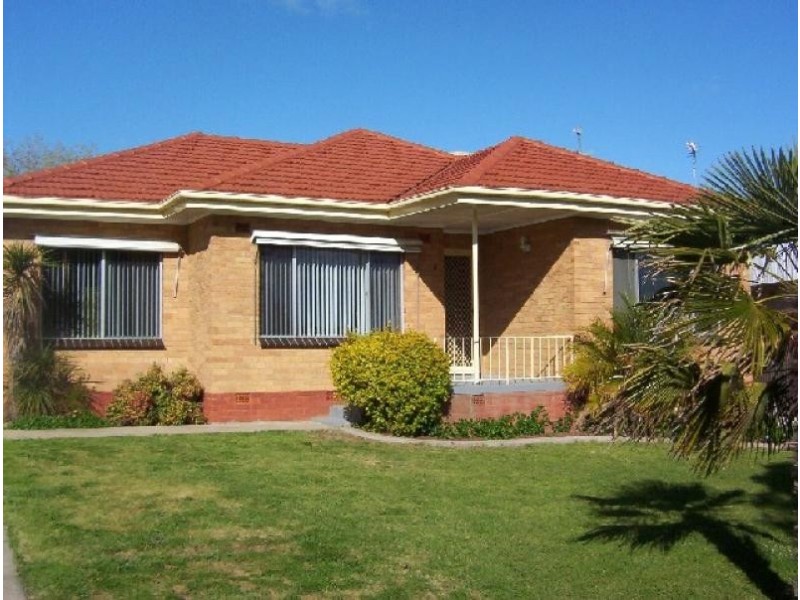 2 Waratah Street, Kooringal NSW 2650