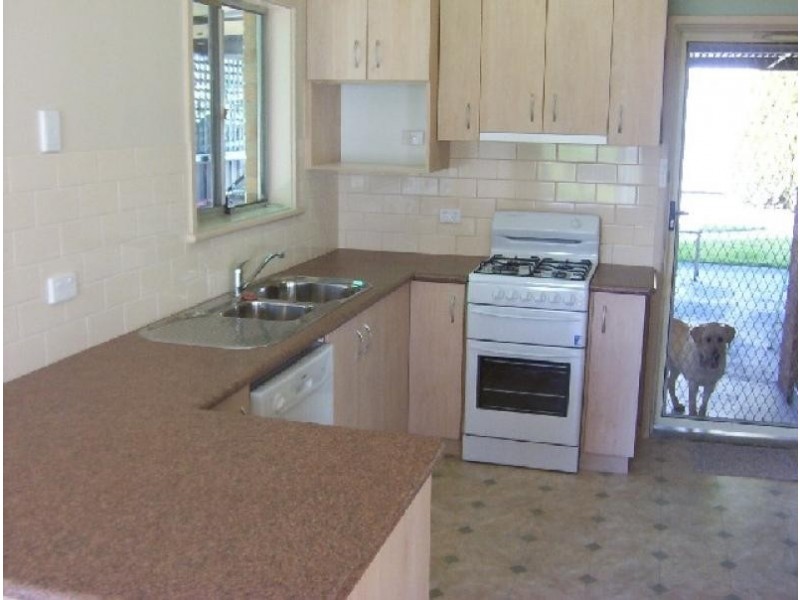 2 Waratah Street, Kooringal NSW 2650