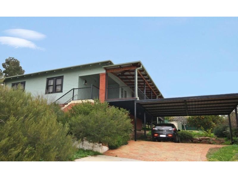 2 Burwood Street, Turvey Park NSW 2650