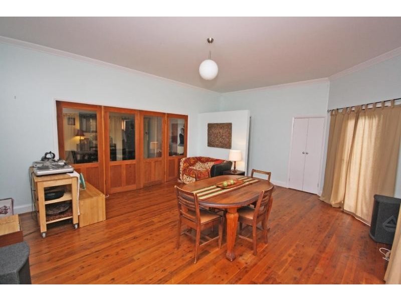 2 Burwood Street, Turvey Park NSW 2650