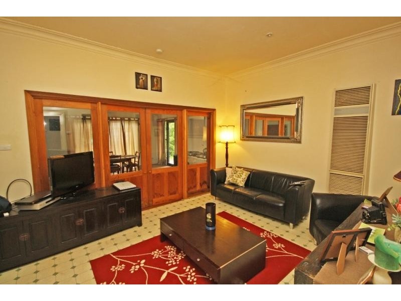 2 Burwood Street, Turvey Park NSW 2650