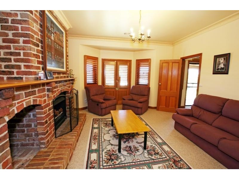 28 Amaroo Street, Wagga Wagga NSW 2650