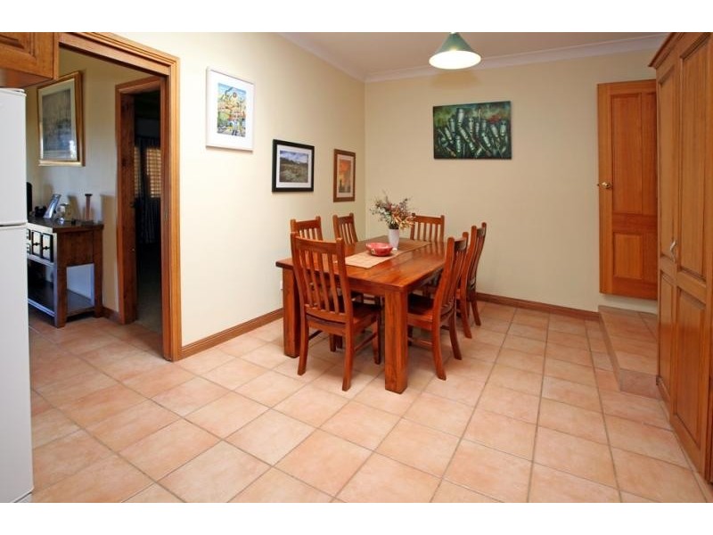 28 Amaroo Street, Wagga Wagga NSW 2650