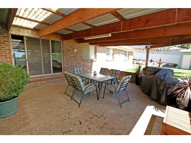 28 Amaroo Street, Wagga Wagga NSW 2650