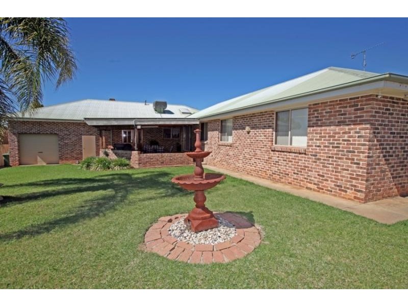 28 Amaroo Street, Wagga Wagga NSW 2650