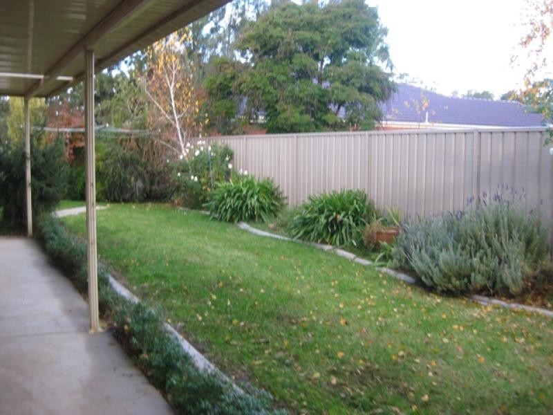 7 Post Place, Lake Albert NSW 2650