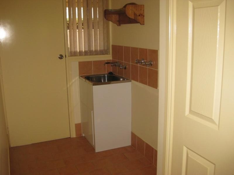 7 Post Place, Lake Albert NSW 2650