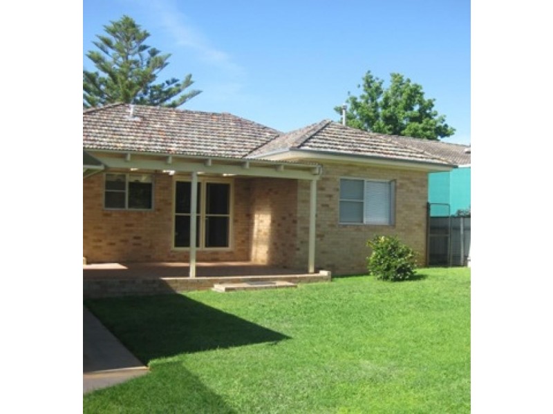 10 Walteela Avenue, Mount Austin NSW 2650