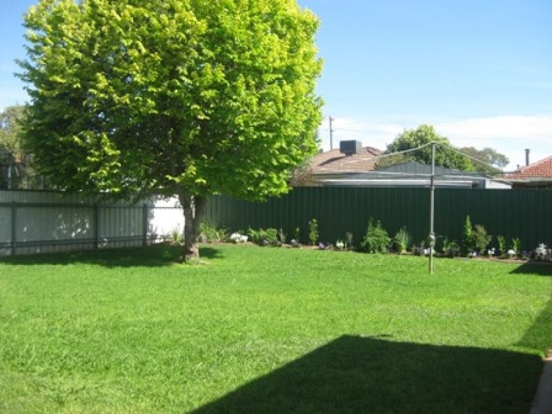 10 Walteela Avenue, Mount Austin NSW 2650