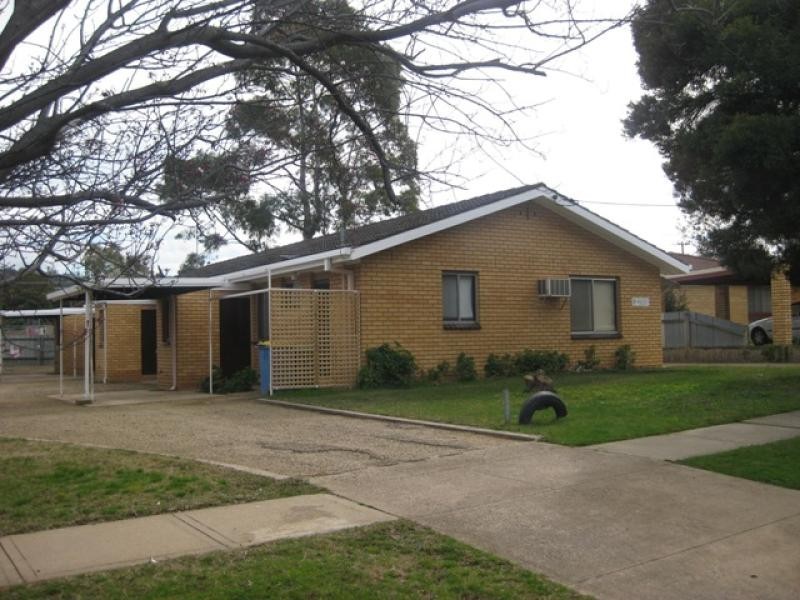 2/91 Ziegler Avenue, Kooringal NSW 2650