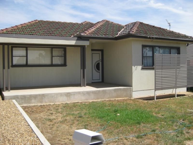 166 Fernleigh Road, Mount Austin NSW 2650