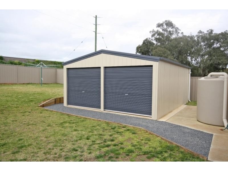 66 Grinton Avenue, Wagga Wagga NSW 2650
