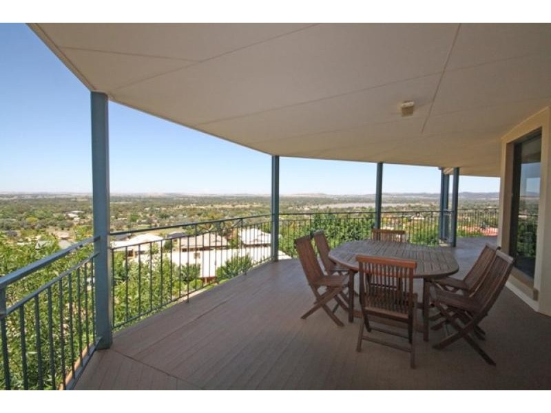 2 Gibbes Place, Wagga Wagga NSW 2650