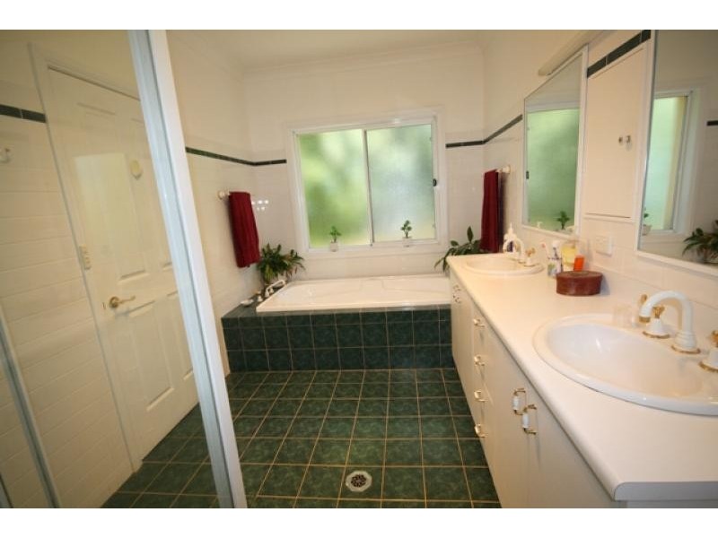 2 Gibbes Place, Wagga Wagga NSW 2650