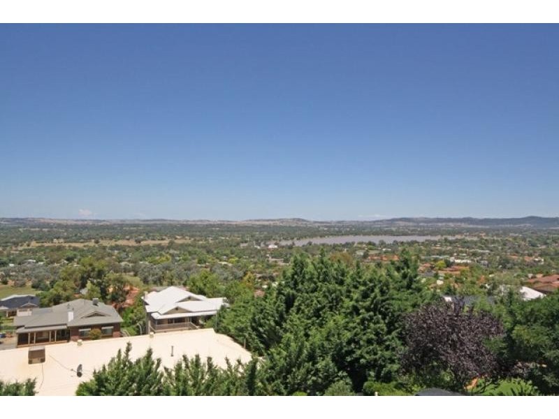 2 Gibbes Place, Wagga Wagga NSW 2650