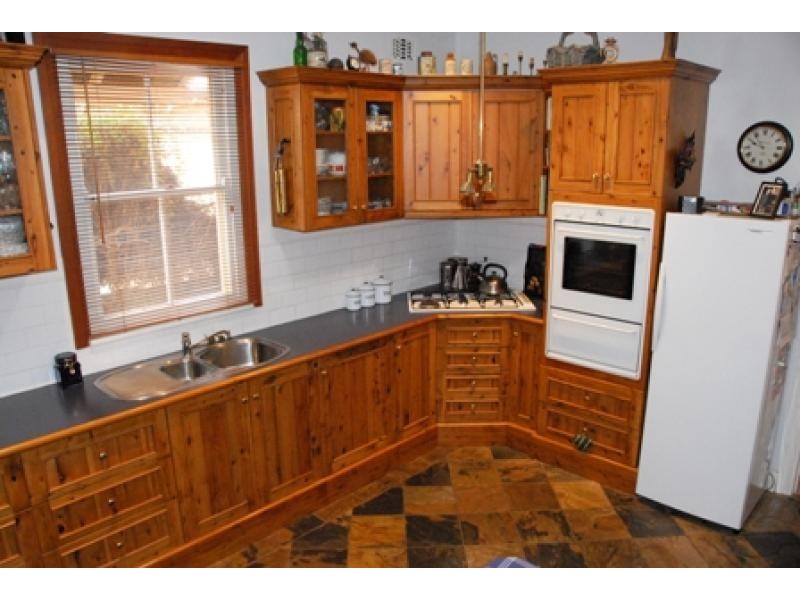 16 Lindsay Street, Turvey Park NSW 2650