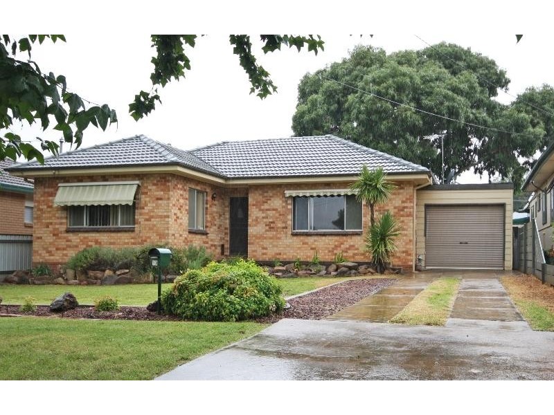13 Raye Street, Wagga Wagga NSW 2650