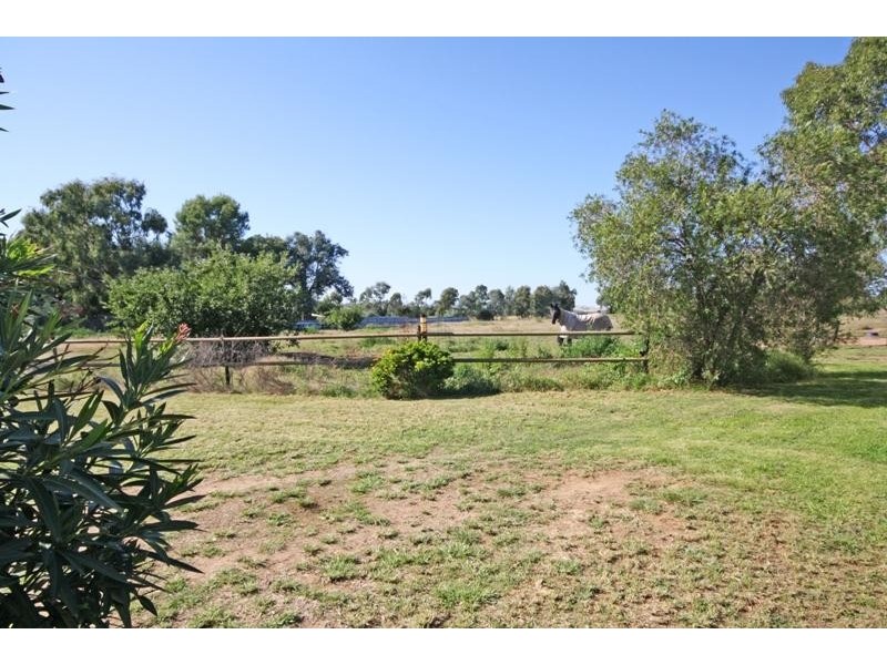 11 Benedict Avenue, Wagga Wagga NSW 2650