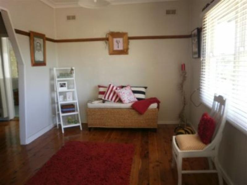 302 Lake Albert Road, Kooringal NSW 2650