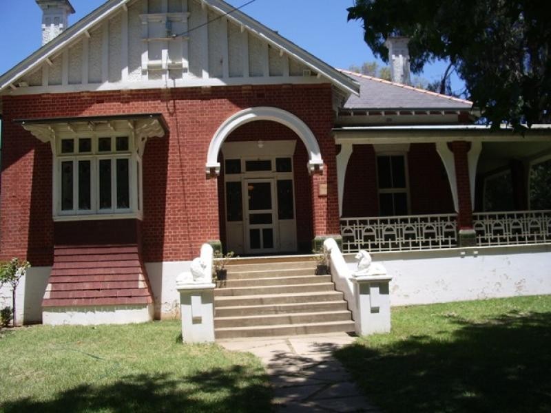 60 Gurwood Street, Wagga Wagga NSW 2650