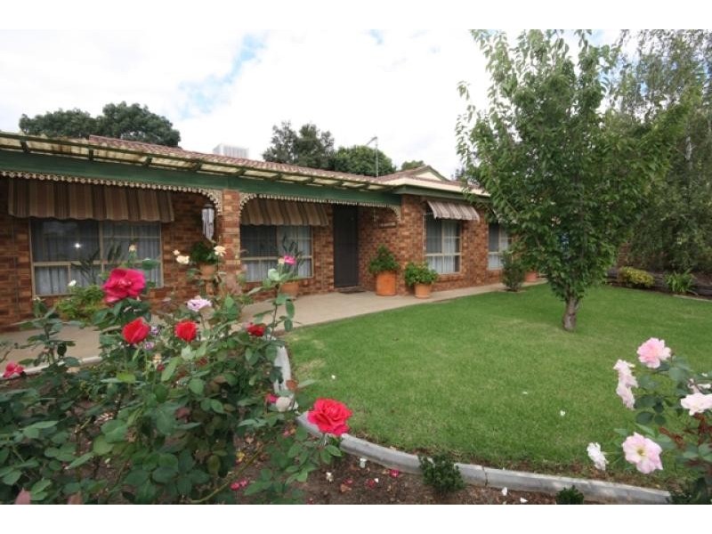4 Patey Close, Wagga Wagga NSW 2650