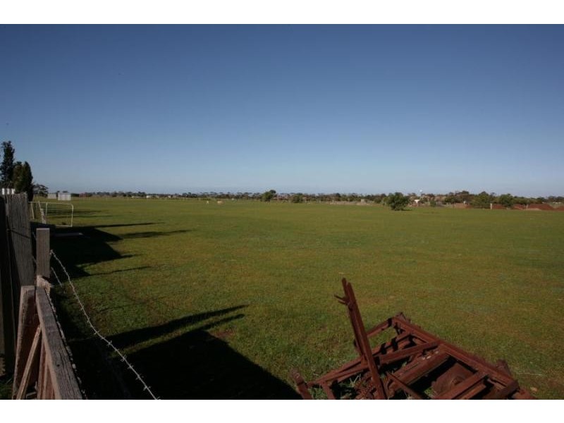 75 WILLIAM ROAD, Little River VIC 3211