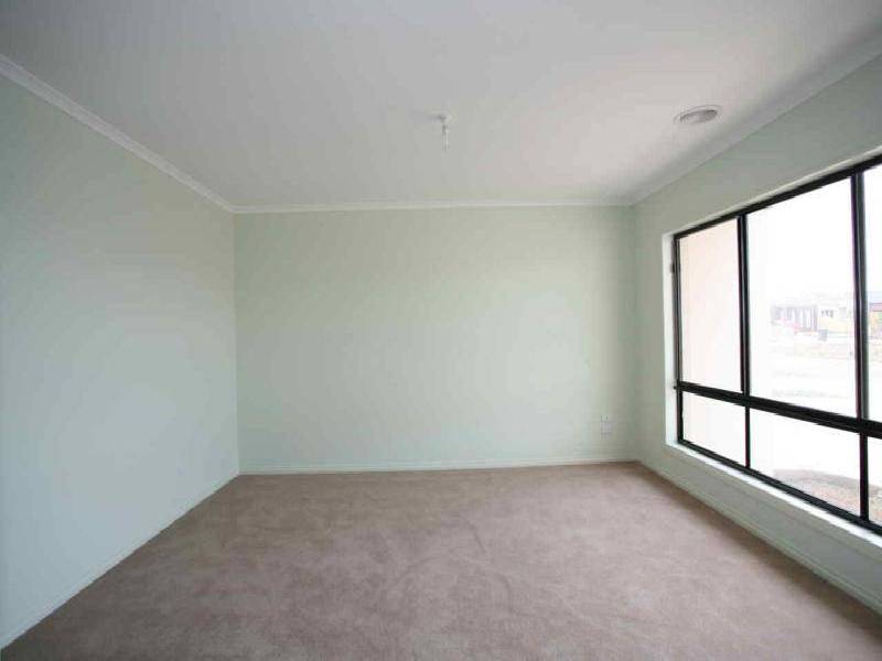 12 SWINBURNE COURT, Truganina VIC 3029