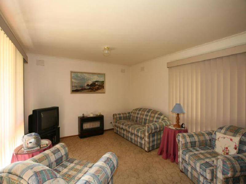 41 ROBERTS AVENUE, Hoppers Crossing VIC 3029