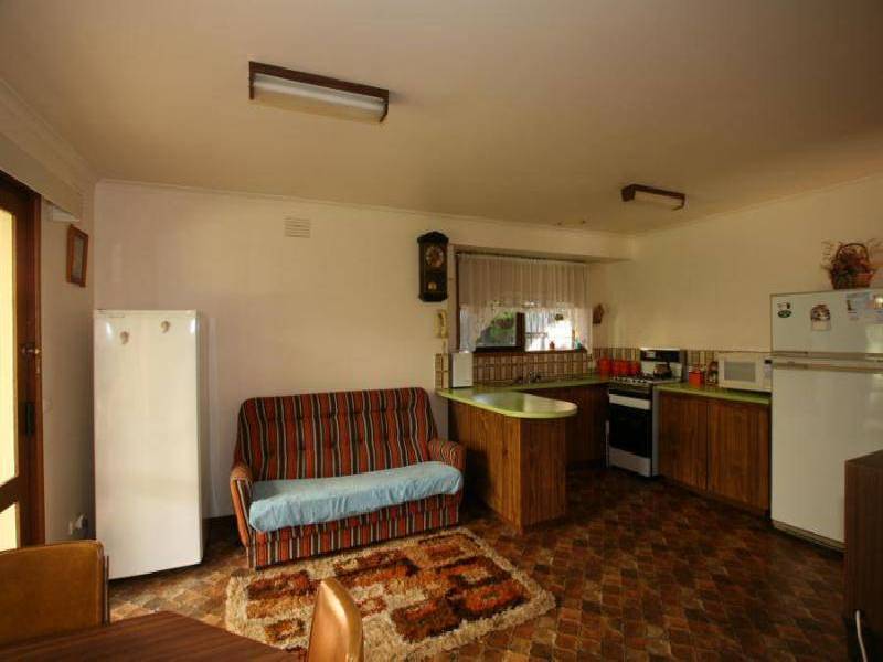 41 ROBERTS AVENUE, Hoppers Crossing VIC 3029