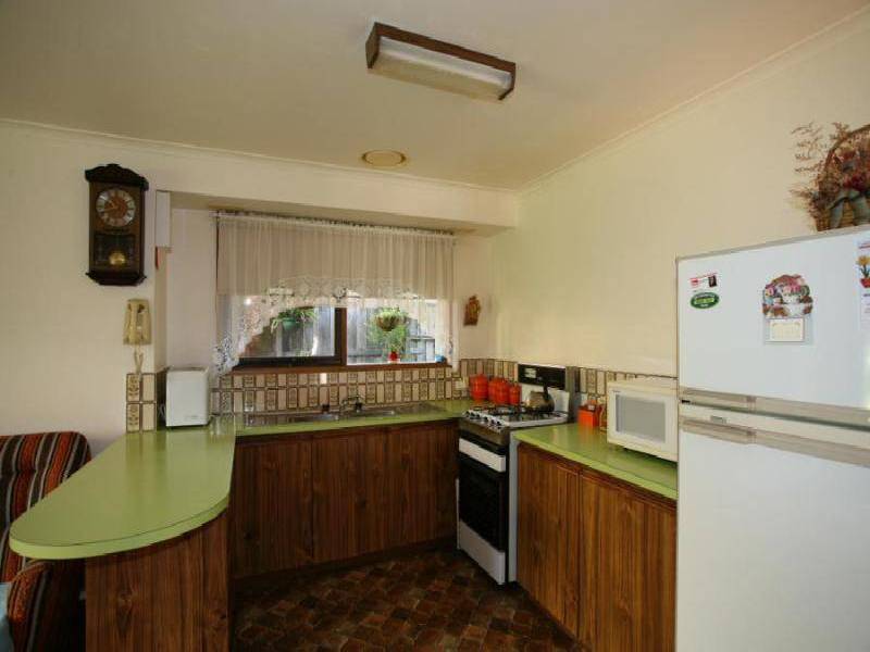 41 ROBERTS AVENUE, Hoppers Crossing VIC 3029