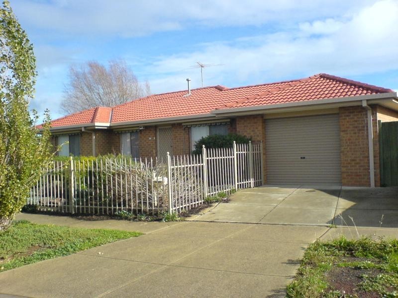 16 ALSACE AVENUE, Hoppers Crossing VIC 3029