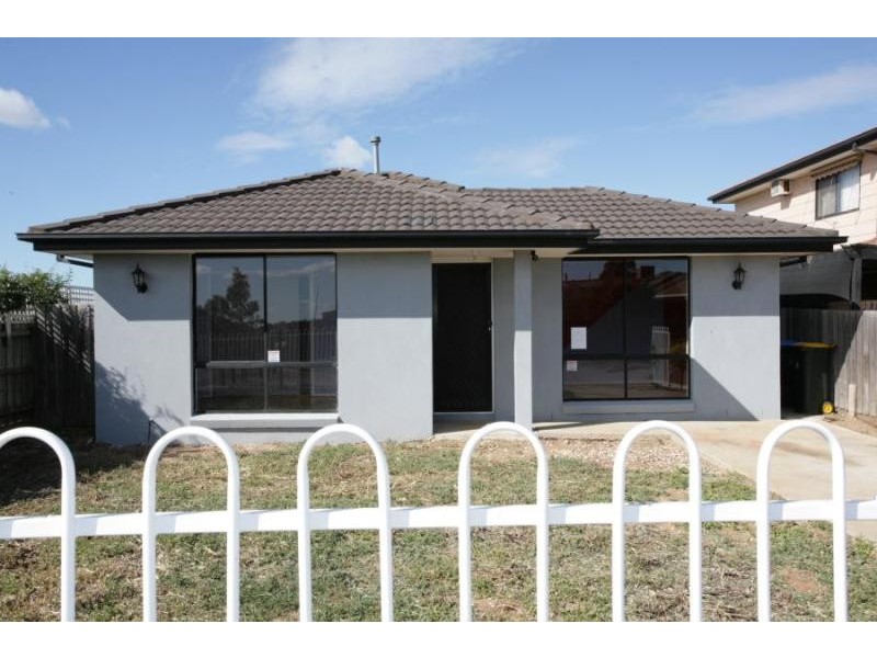 11 CAMDEN WAY, Wyndham Vale VIC 3024