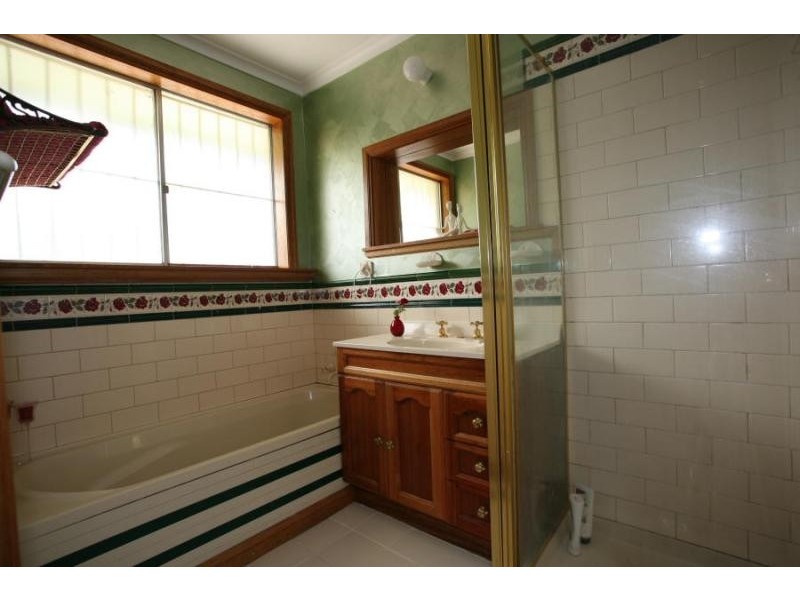 151 HEATHS ROAD, Hoppers Crossing VIC 3029