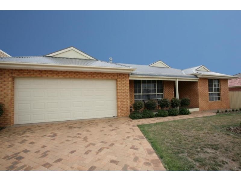 9 ST MICHAEL DRIVE, Tarneit VIC 3029