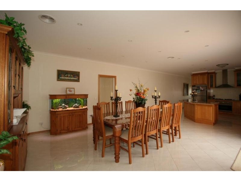 9 ST MICHAEL DRIVE, Tarneit VIC 3029