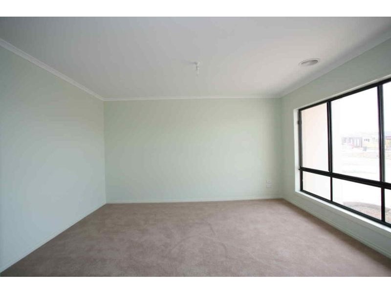 12 SWINBURNE COURT, Truganina VIC 3029