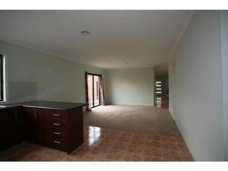 12 SWINBURNE COURT, Truganina VIC 3029