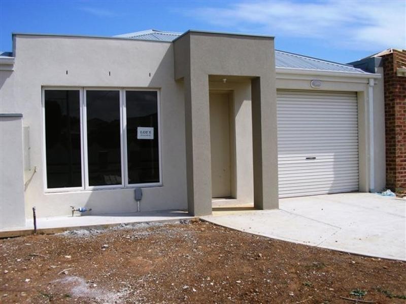 3B SWALLOW STREET, Werribee VIC 3030