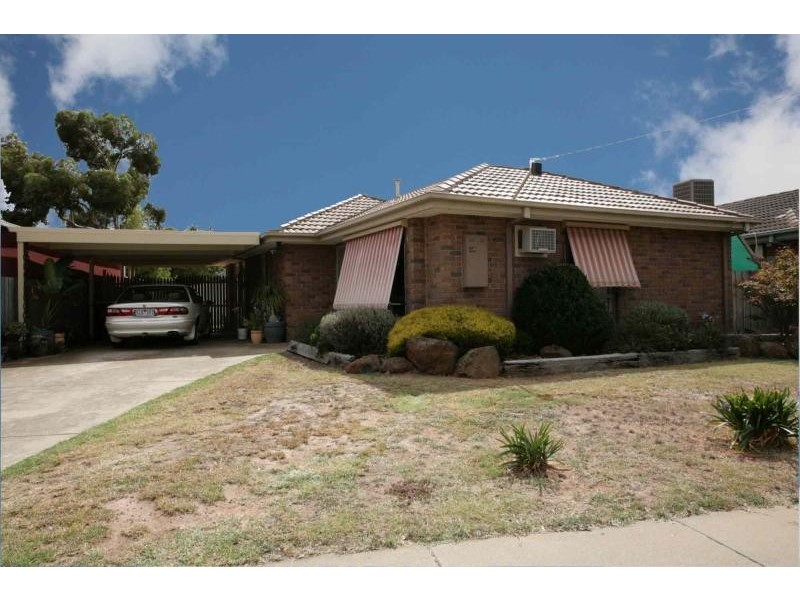 16 HAWKESBURY ROAD, Werribee VIC 3030
