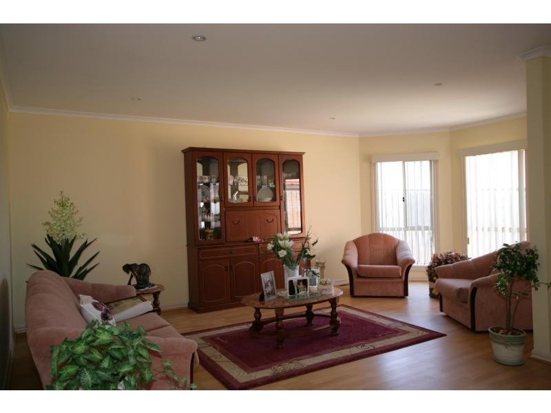 9 Nicholson Close, Werribee VIC 3030