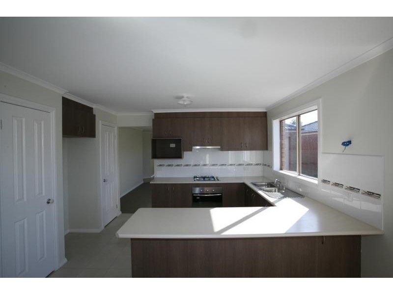 41 MANOR LAKES BOULEVARD, Wyndham Vale VIC 3024